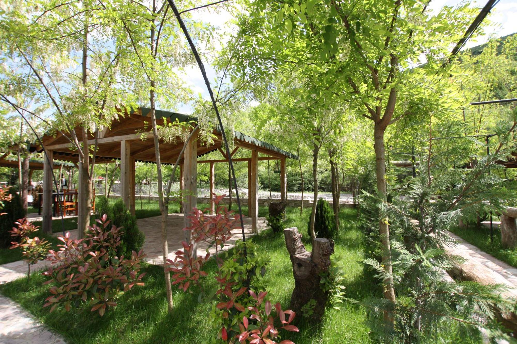 Lugina E Shengjergjit ,Bujtinat Villa Тирана Екстериор снимка