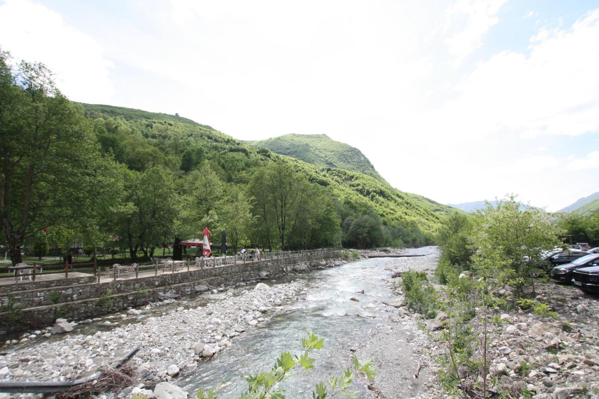 Lugina E Shengjergjit ,Bujtinat Villa Тирана Екстериор снимка