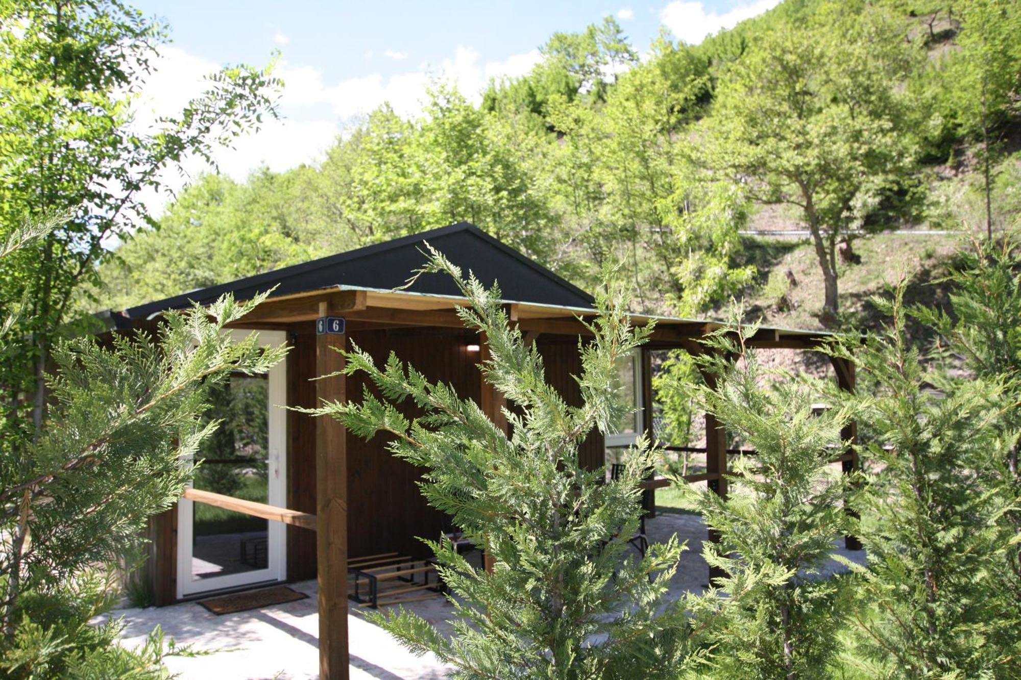 Lugina E Shengjergjit ,Bujtinat Villa Тирана Екстериор снимка