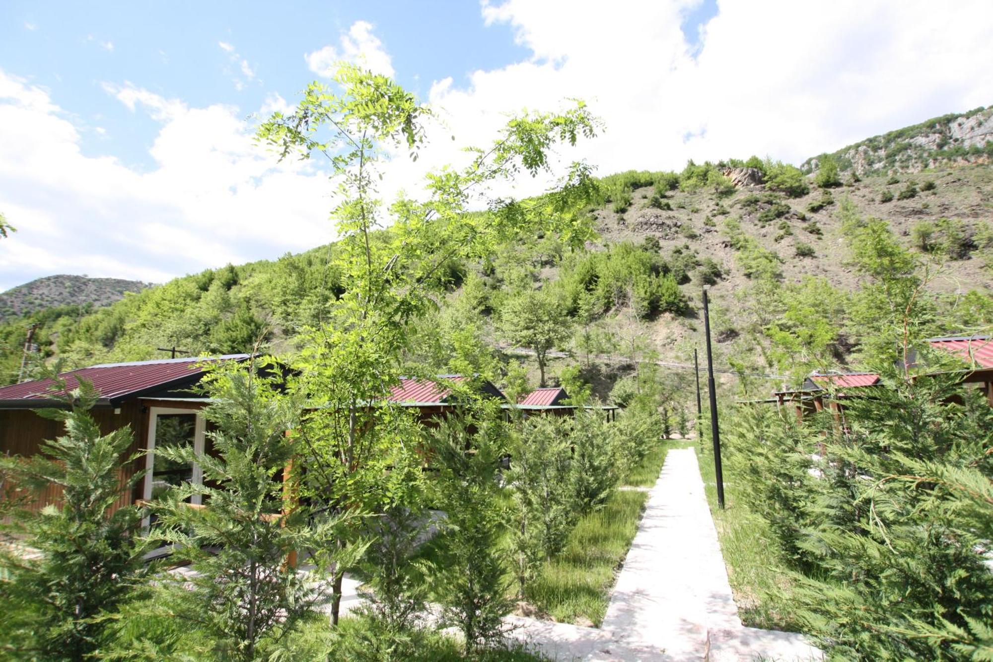 Lugina E Shengjergjit ,Bujtinat Villa Тирана Екстериор снимка