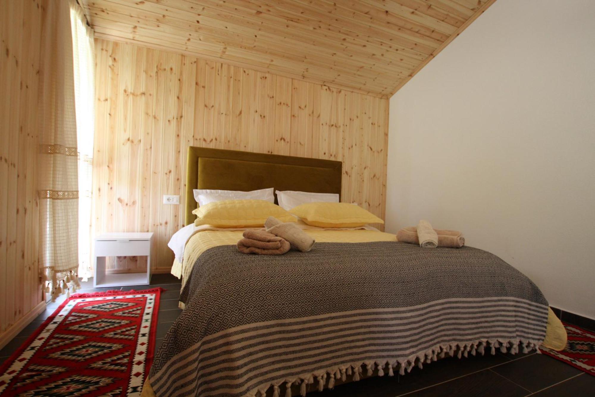 Lugina E Shengjergjit ,Bujtinat Villa Тирана Екстериор снимка