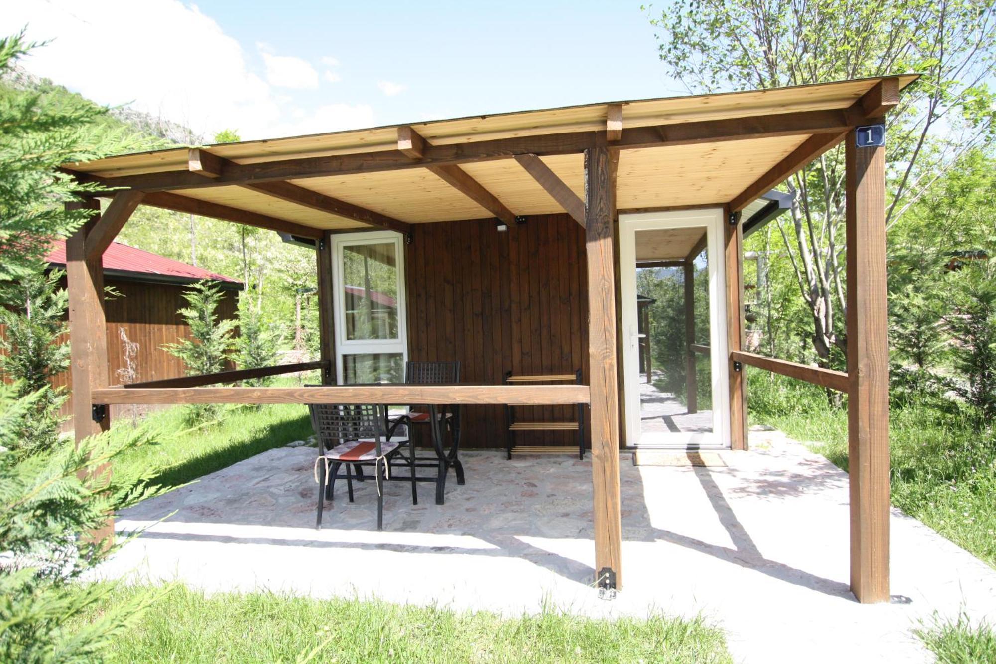 Lugina E Shengjergjit ,Bujtinat Villa Тирана Екстериор снимка