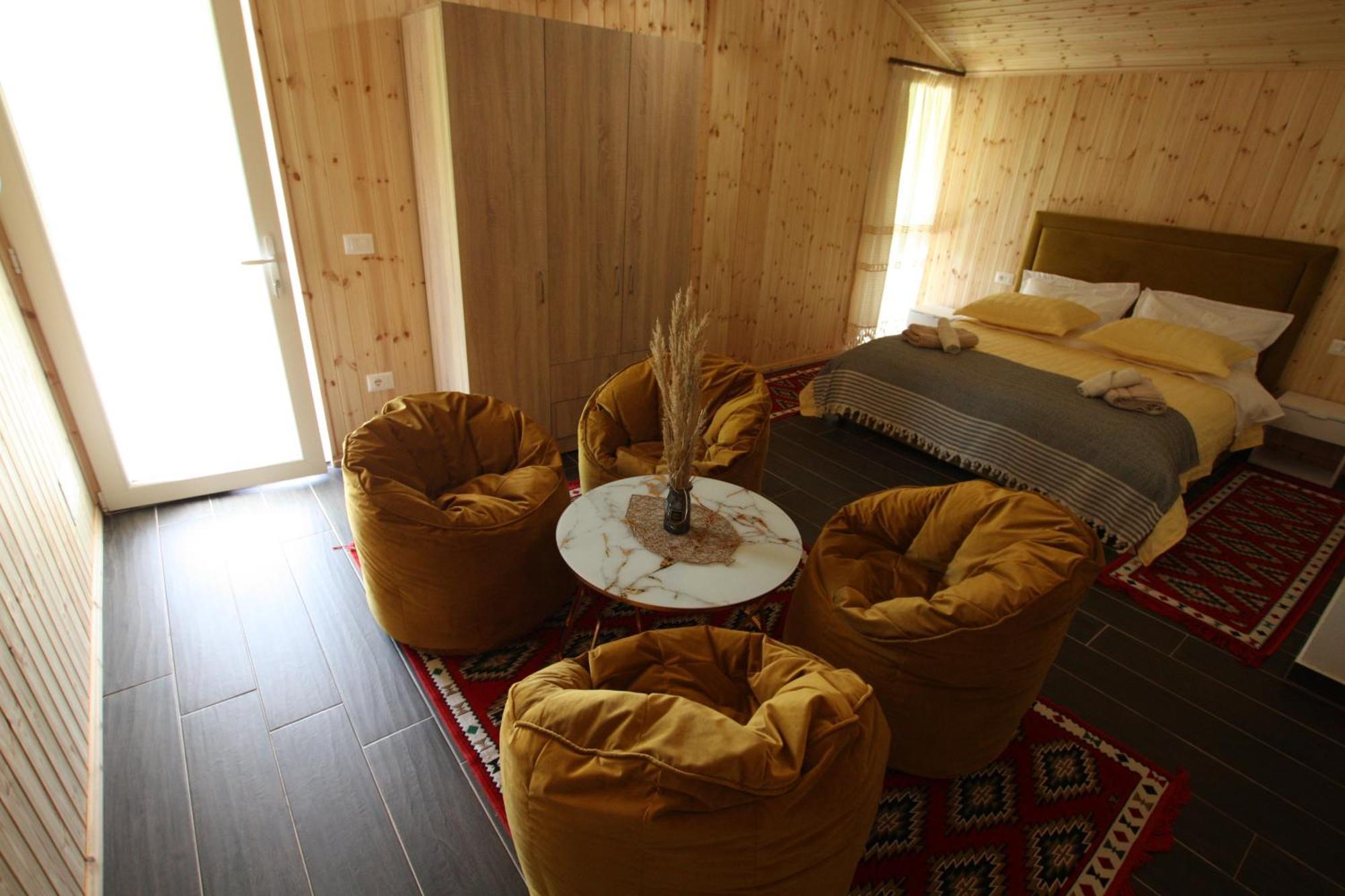 Lugina E Shengjergjit ,Bujtinat Villa Тирана Екстериор снимка